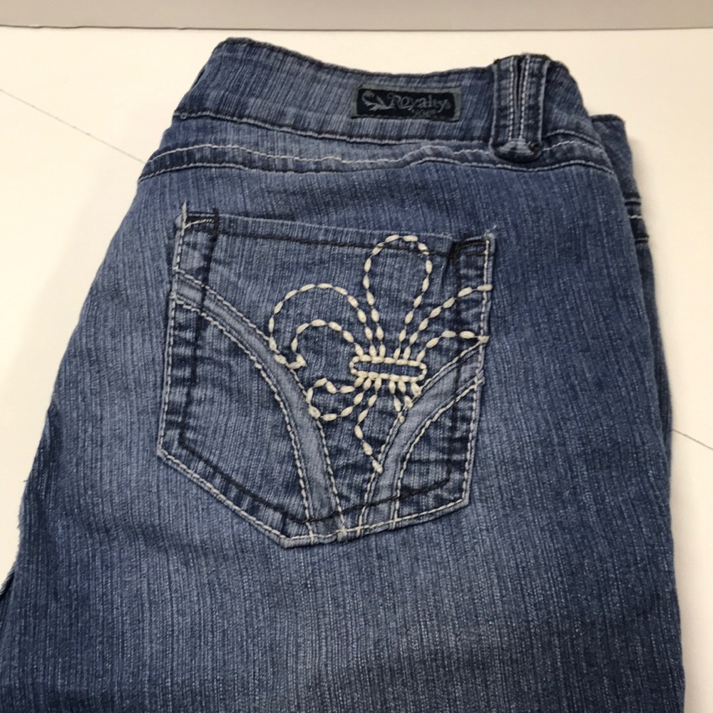 Capris Jeans - Picture 4 of 7